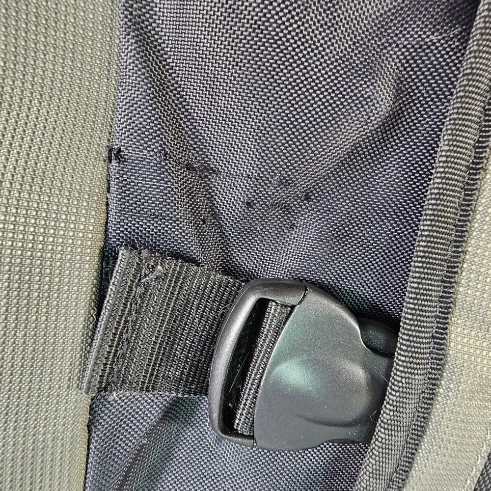 Targus CityGear TCG200 Messenger Shoulder Bag Tablet Notebook Case‎ (Up to 17
